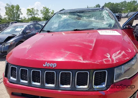 2018 Jeep Compass Limited 4X4 из США, поврежденный, VIN 3C4NJDCB4JT163536